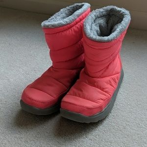 TekGear quilted coral snow boots